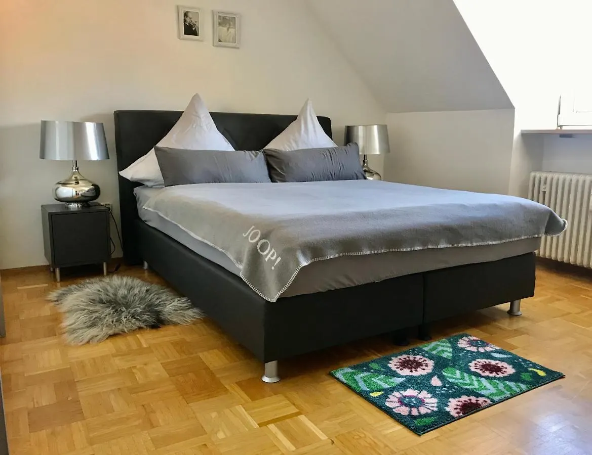 Gemutliches Zuhause Im Dachgeschoss Am Konigsplatz Lejlighed München 0*,